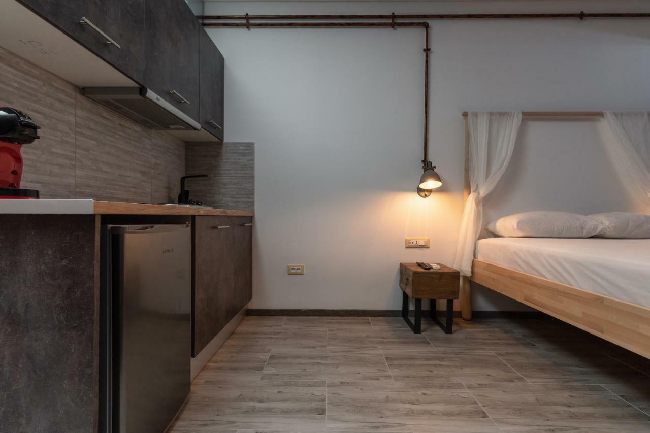 Superb Industrial Style Lodge Heart Of アテネ エクステリア 写真